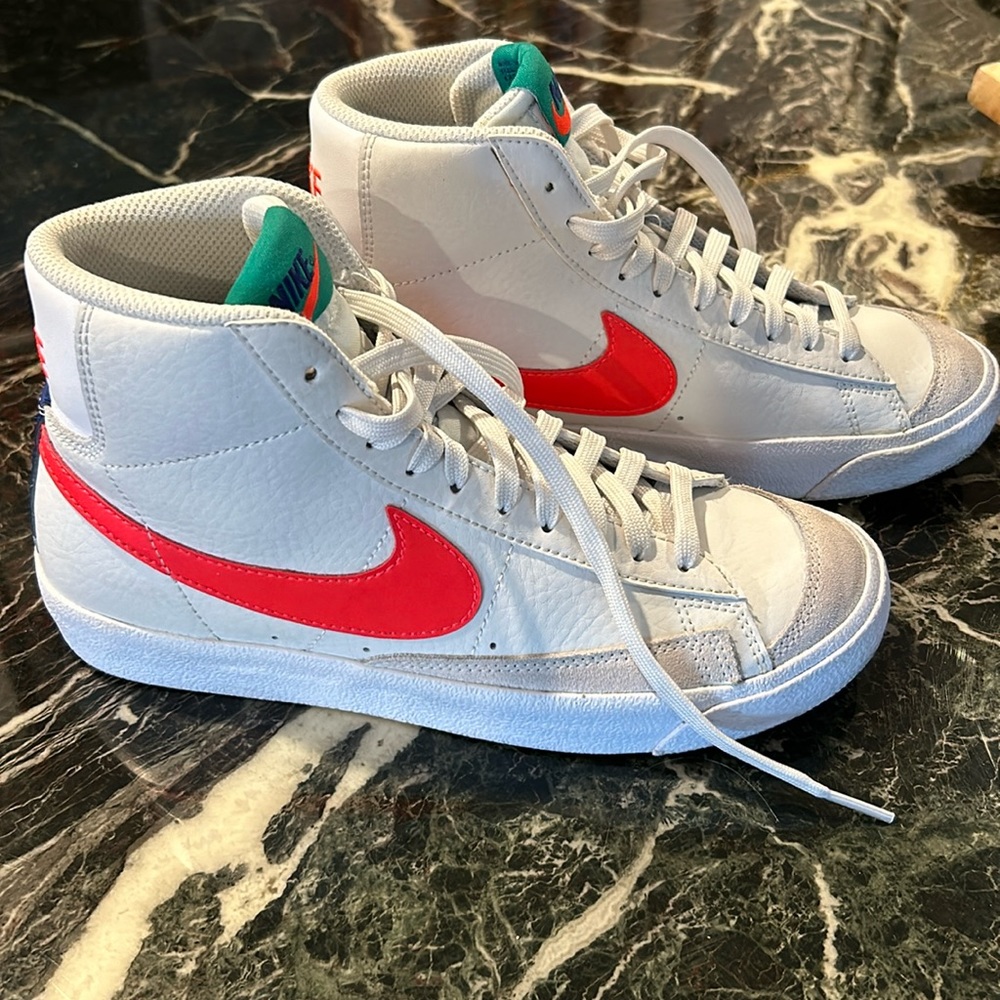 Nike Blazer Mid '77 Shoes